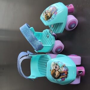 Kids adjustable roller skates